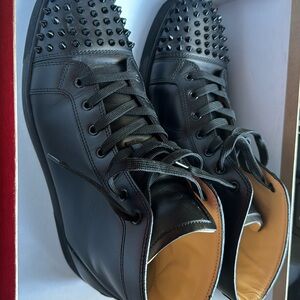 I’m selling designer shoes mix CHRISTIAN LOUBOUTIN